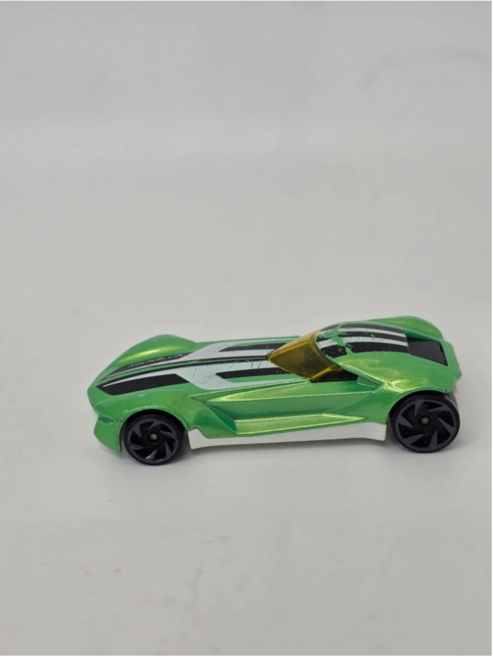 Hot Wheels Lot of 8 Diecast Cars 1:64 Sports Race Exotic Vehicles Assorted